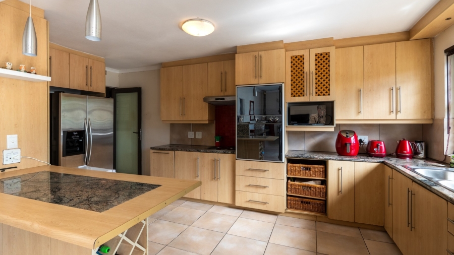 4 Bedroom Property for Sale in De Zoete Inval Western Cape